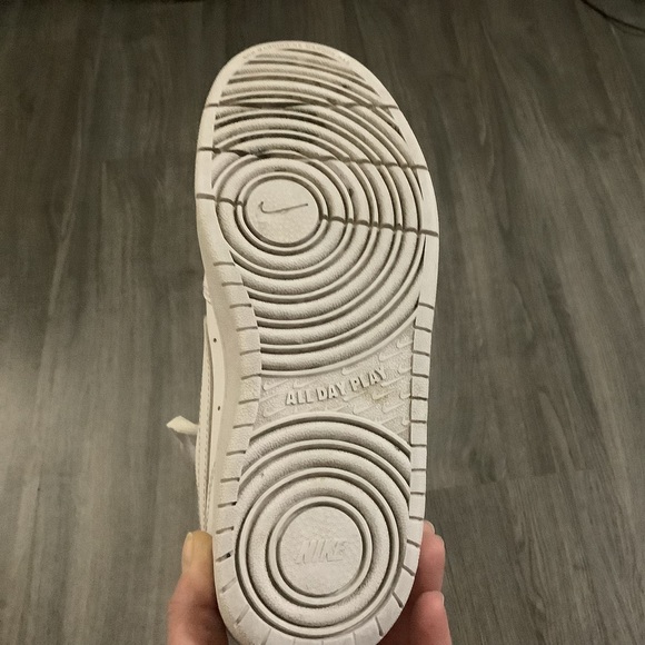 NIKE Air Force 1 - Picture 3 of 4